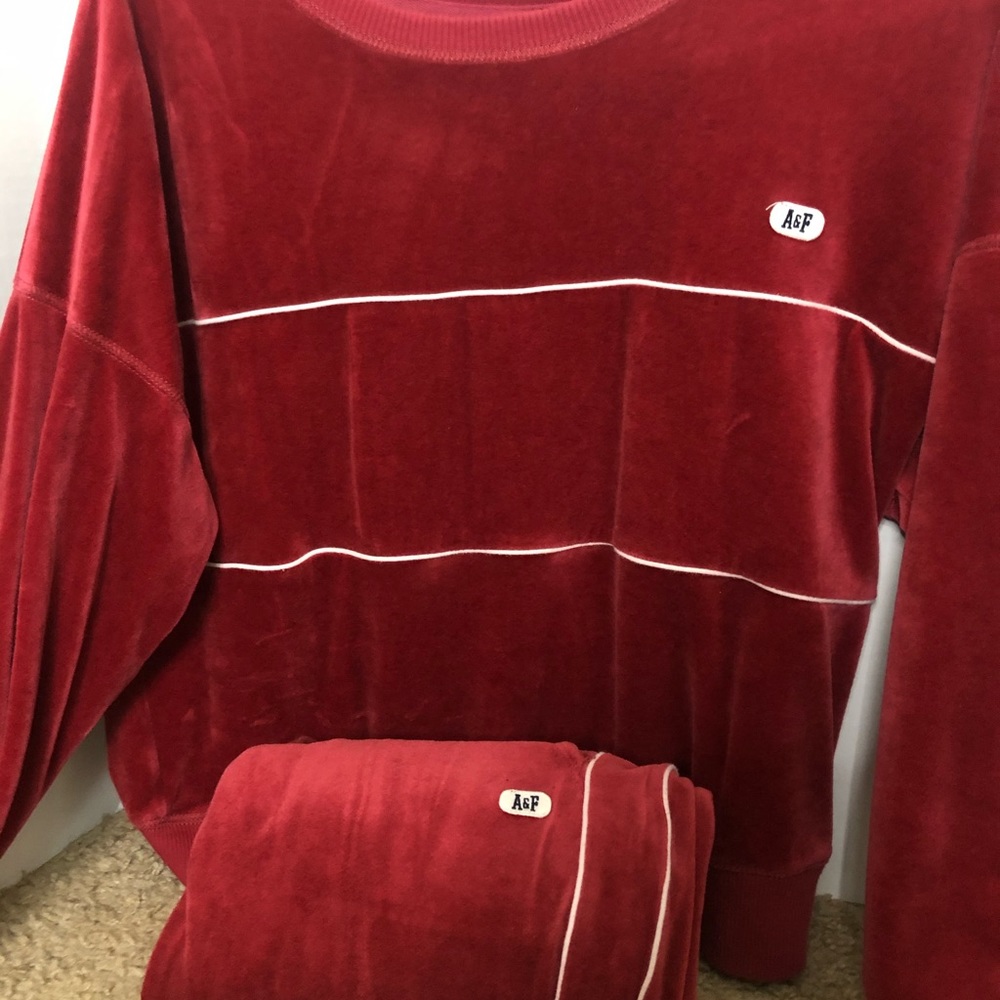 Size Small Burgundy Abercrombie & Finch joggingset